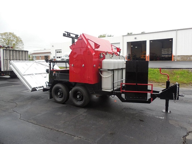 Автомомный  комплекс для инфракрасного ямочного ремонта на прицепе Pro Heat MinuteMan